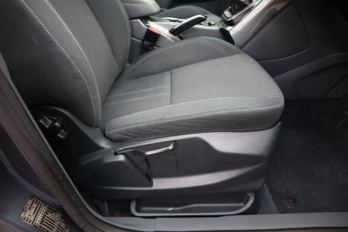 2025 Ford C-max