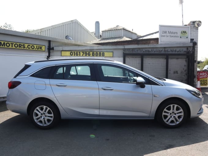 2025 Vauxhall Astra