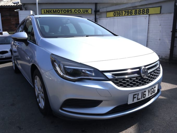 2025 Vauxhall Astra
