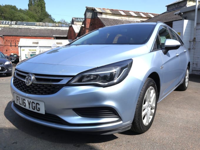 2025 Vauxhall Astra