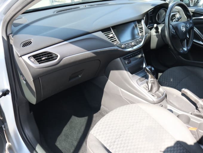2025 Vauxhall Astra