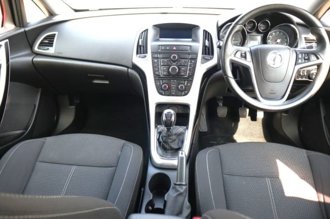 2025 Vauxhall Astra