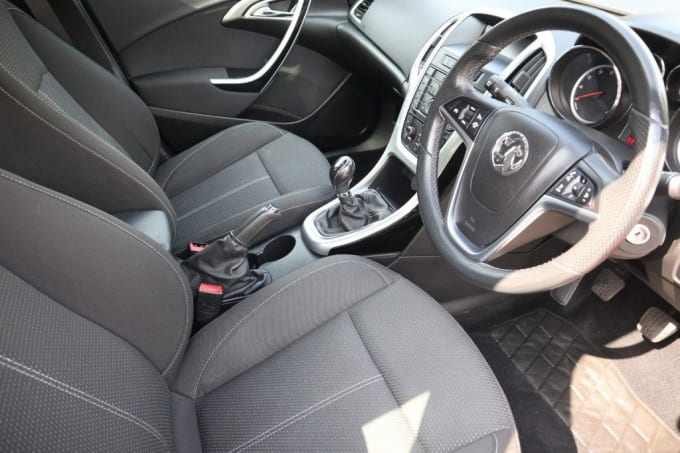 2025 Vauxhall Astra