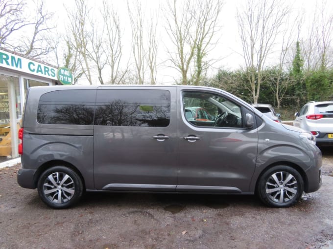 2025 Toyota Proace Verso