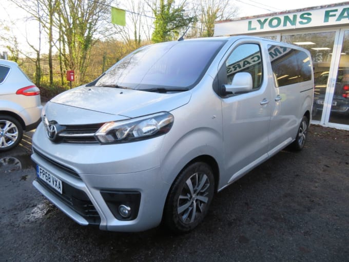 2025 Toyota Proace Verso