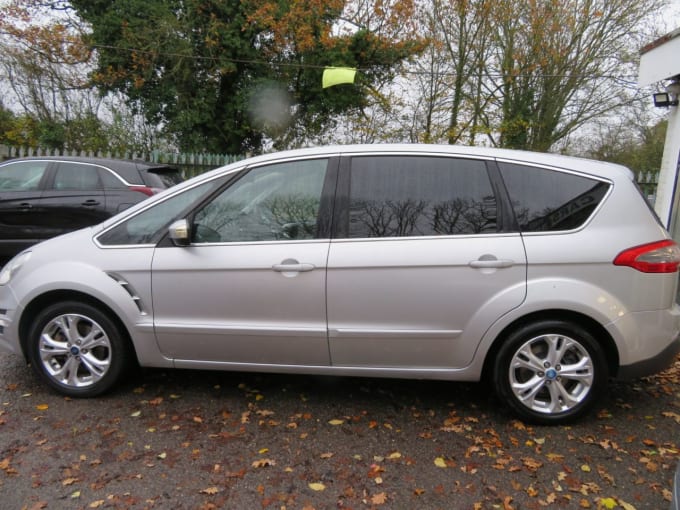 2025 Ford S-max