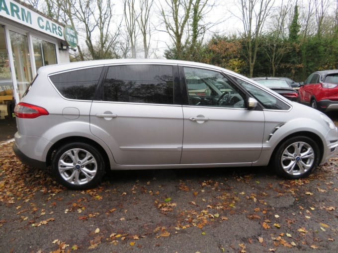 2025 Ford S-max