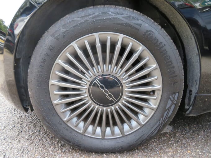 2025 Fiat 500e