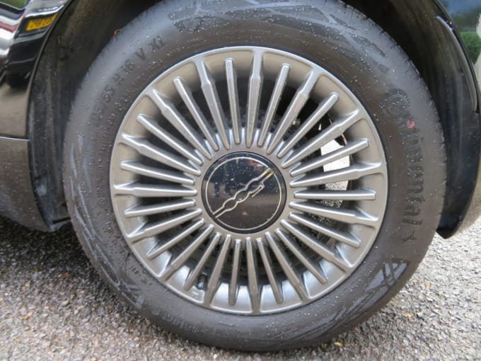 2025 Fiat 500e