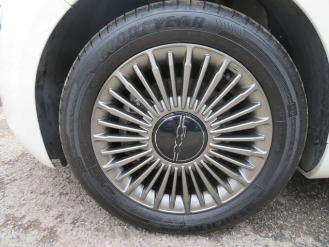 2025 Fiat 500e