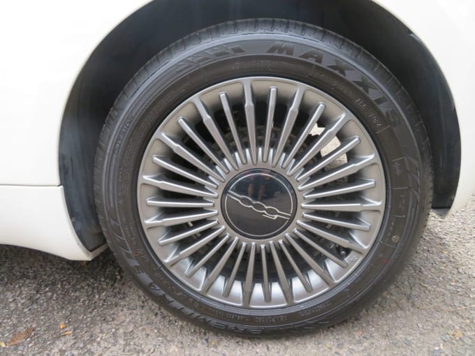 2025 Fiat 500e