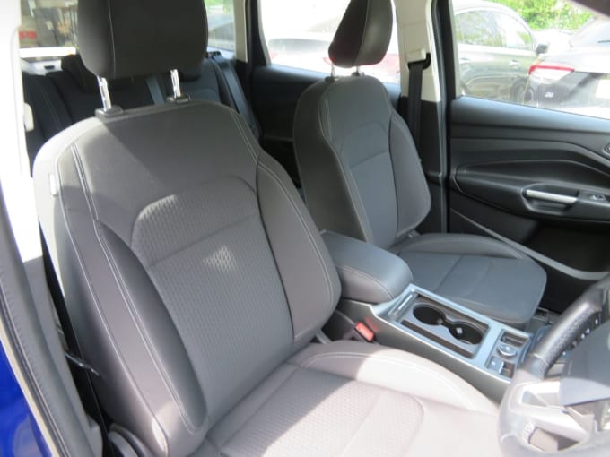 2025 Ford Kuga