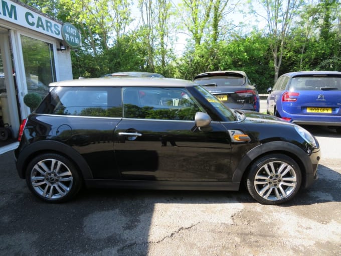 2025 Mini Hatch