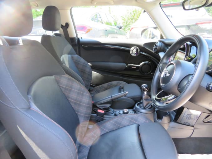 2025 Mini Hatch