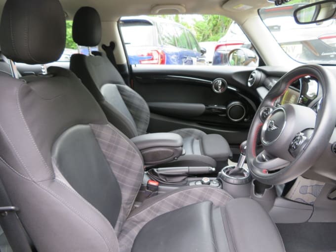 2025 Mini Hatch
