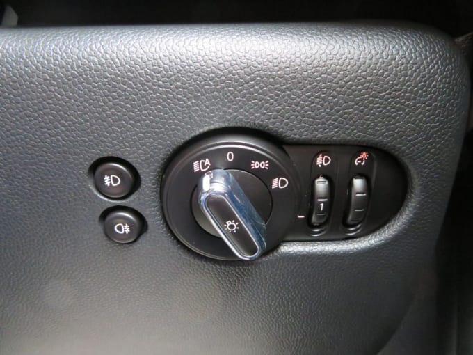 2025 Mini Hatch