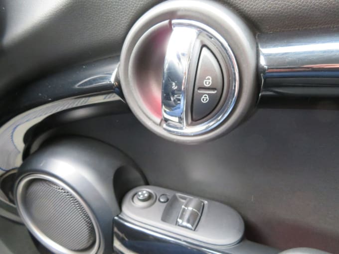 2025 Mini Hatch