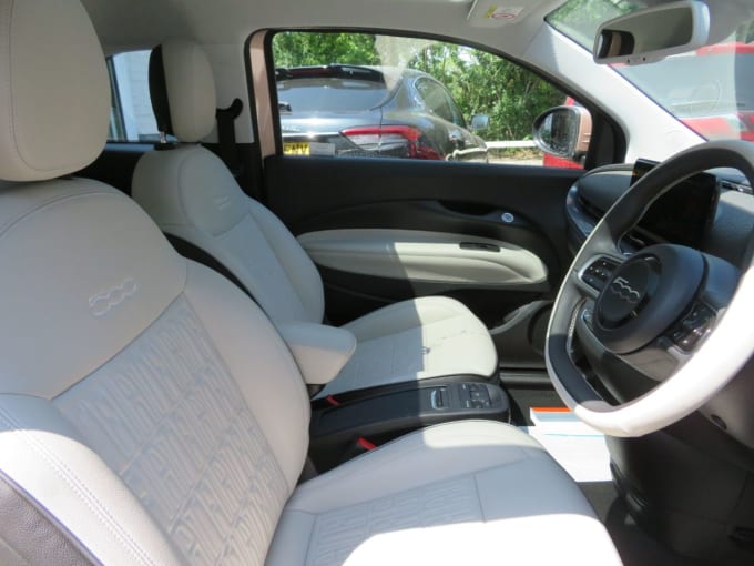 2025 Fiat 500e