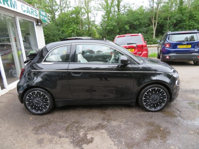 2025 Fiat 500e C