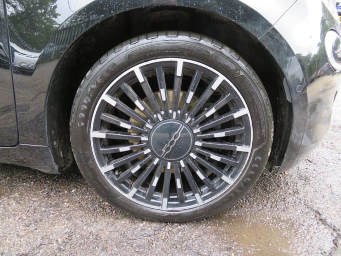 2025 Fiat 500e C