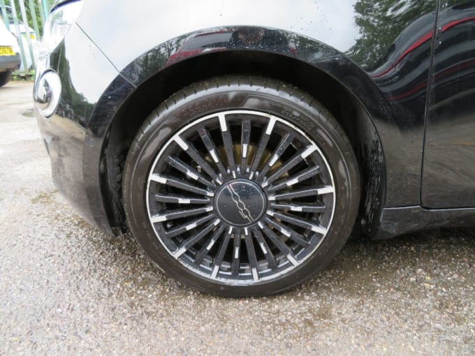 2025 Fiat 500e C