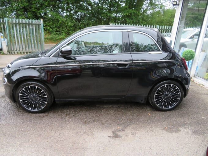 2025 Fiat 500e C