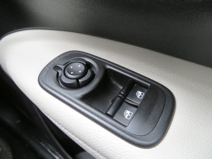 2025 Fiat 500e C