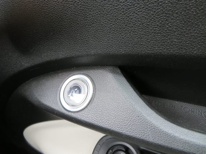 2025 Fiat 500e C