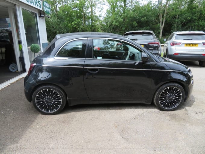 2025 Fiat 500e C
