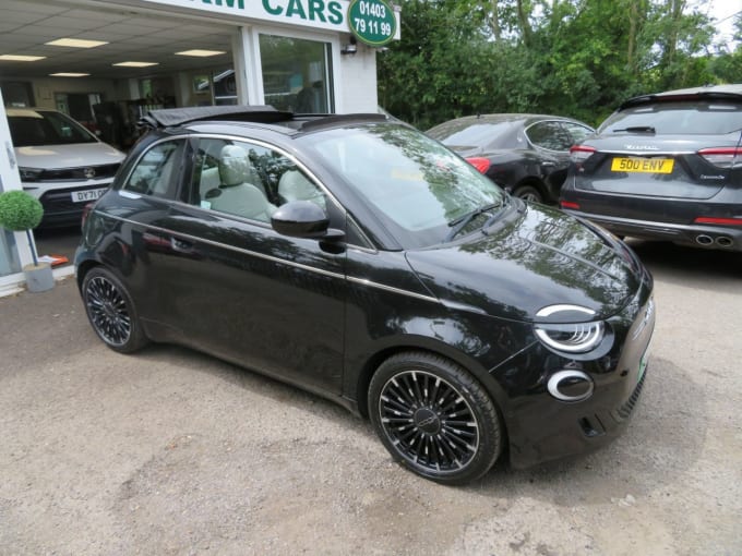 2025 Fiat 500e C