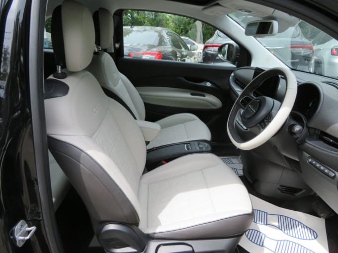 2025 Fiat 500e C