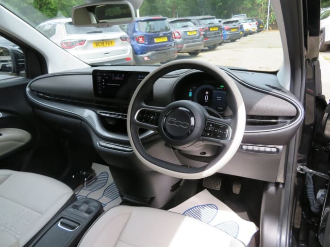 2025 Fiat 500e C