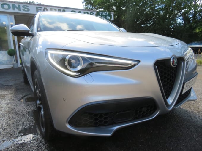 2025 Alfa Romeo Stelvio
