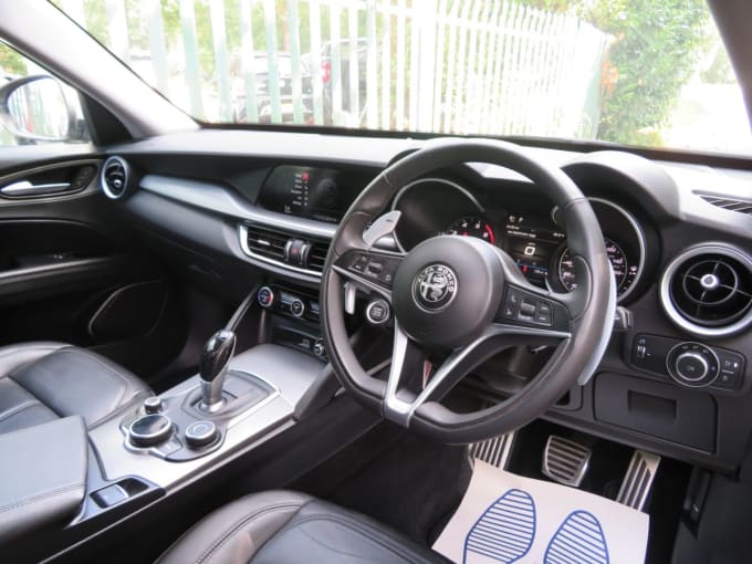 2025 Alfa Romeo Stelvio