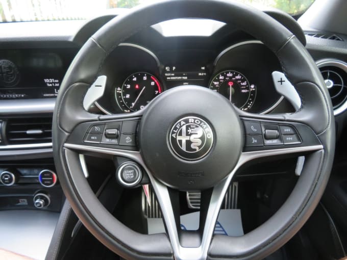 2025 Alfa Romeo Stelvio