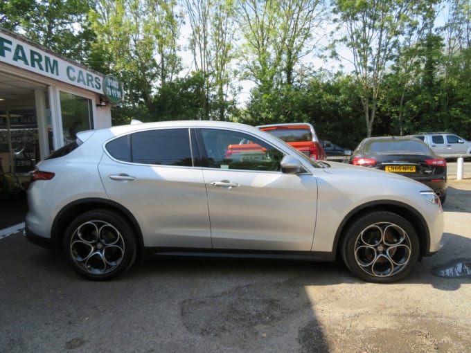 2025 Alfa Romeo Stelvio