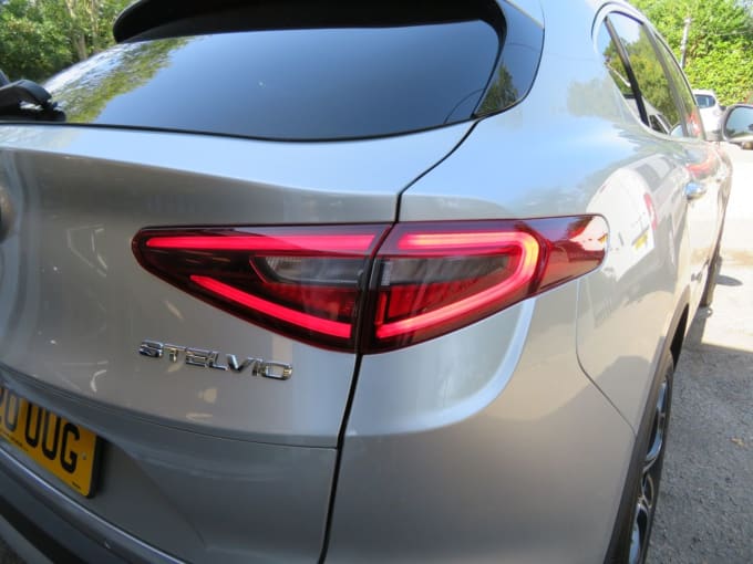 2025 Alfa Romeo Stelvio