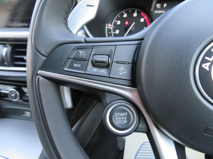 2025 Alfa Romeo Stelvio