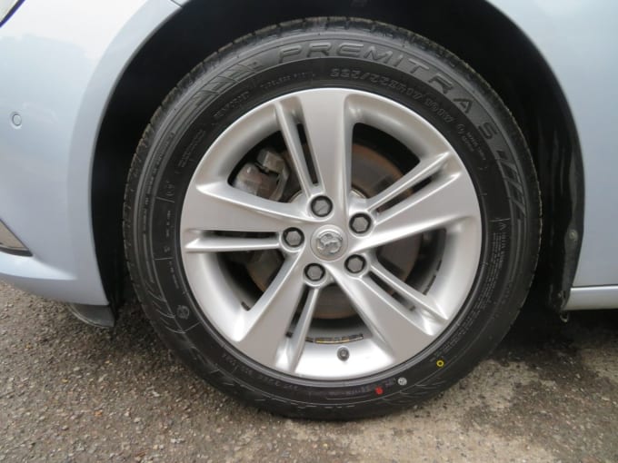 2025 Vauxhall Insignia