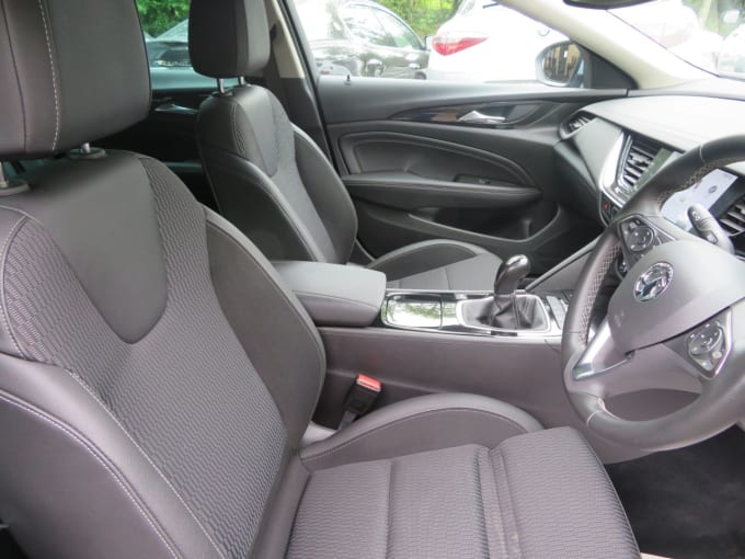 2025 Vauxhall Insignia