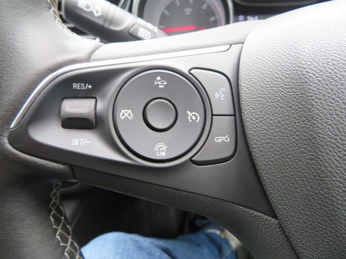 2025 Vauxhall Insignia