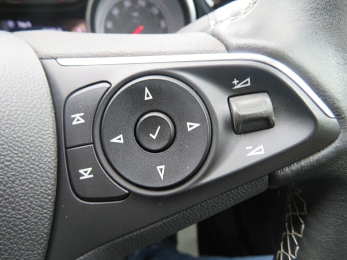 2025 Vauxhall Insignia