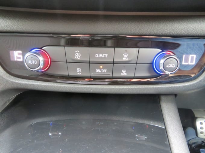 2025 Vauxhall Insignia