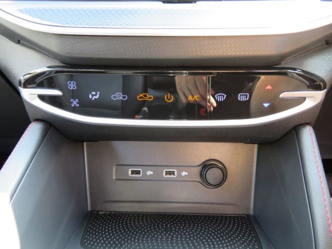 2025 Maxus T90ev