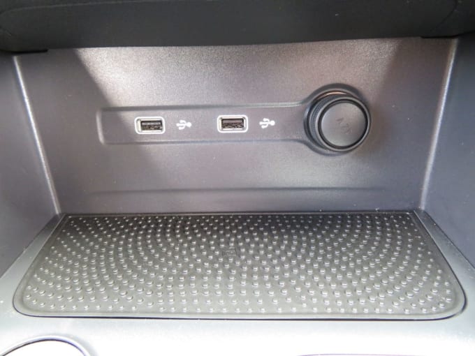 2025 Maxus T90ev