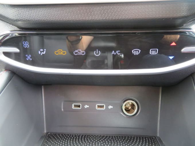 2025 Maxus T90ev