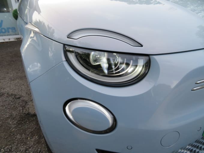 2025 Fiat 500e C
