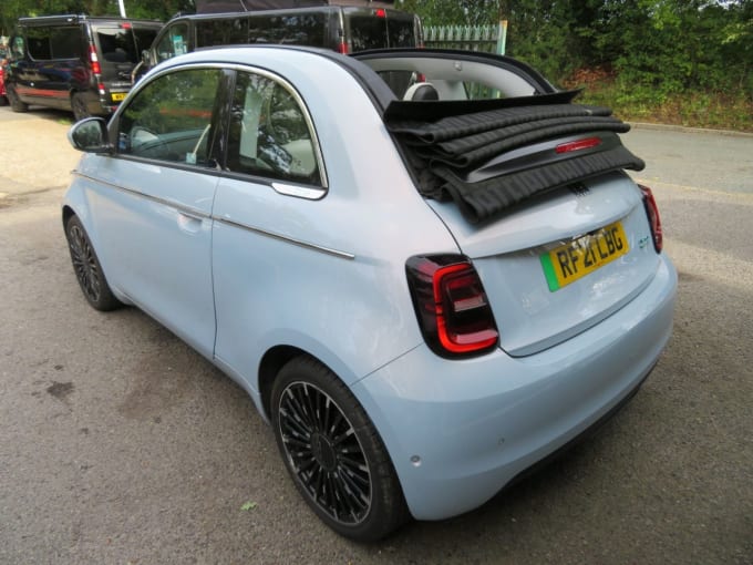 2025 Fiat 500e C
