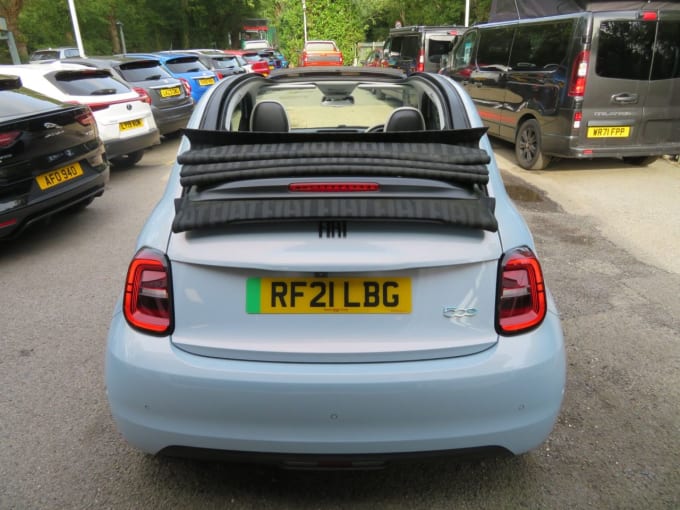 2025 Fiat 500e C