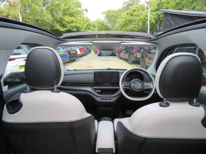 2025 Fiat 500e C